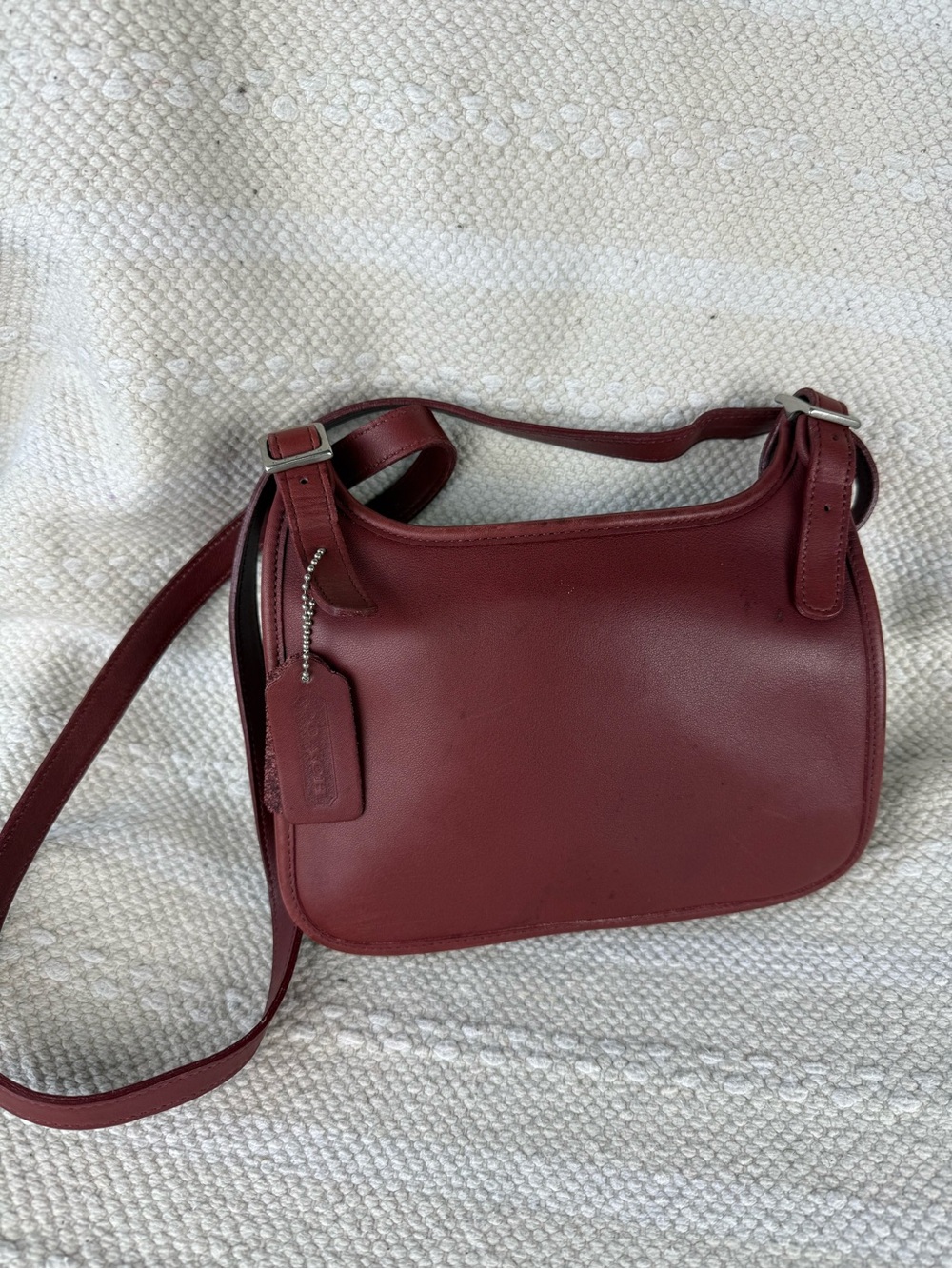 Vintage coach 9142 hippie flap cross body bag raspberry red